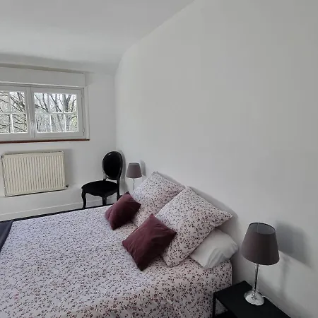 Dans Grande Demeure Au Calme Apartamento