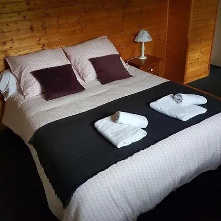 Dans Grande Demeure Au Calme Apartament